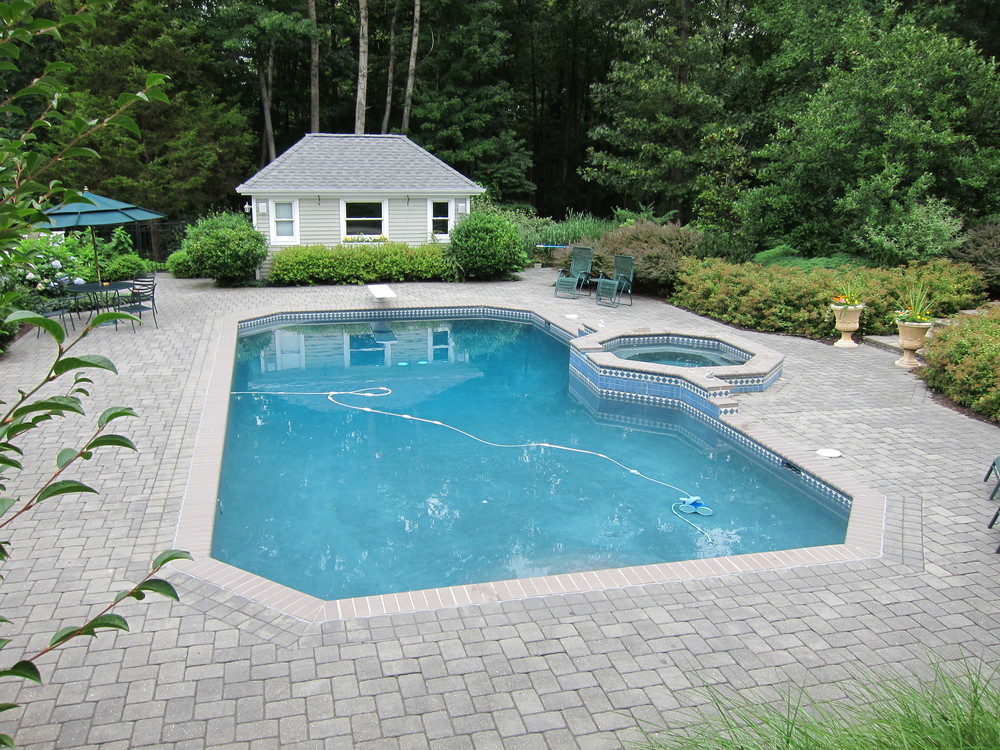 Pool brick coping sample in Cobblestone